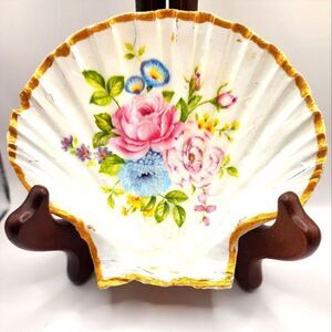 SCALLOPED FAN SHELL 